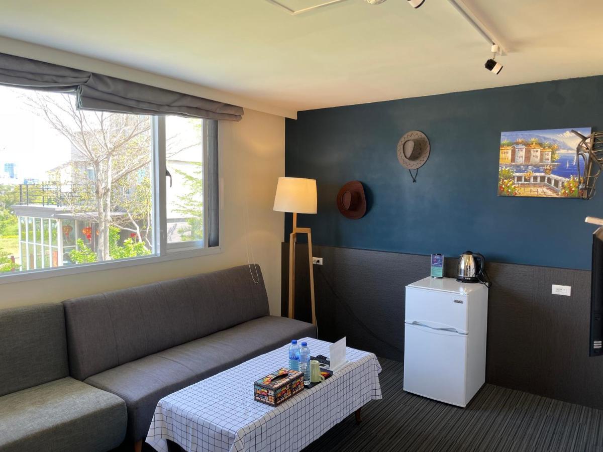 Breeze And Waves Hostel Jinning Екстериор снимка
