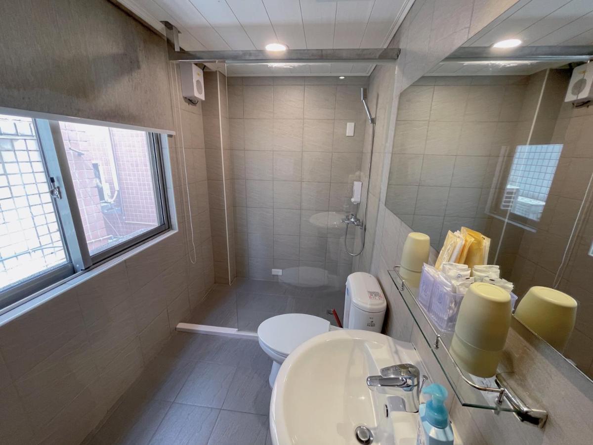 Breeze And Waves Hostel Jinning Екстериор снимка