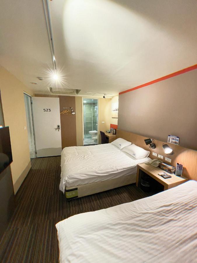 Breeze And Waves Hostel Jinning Екстериор снимка