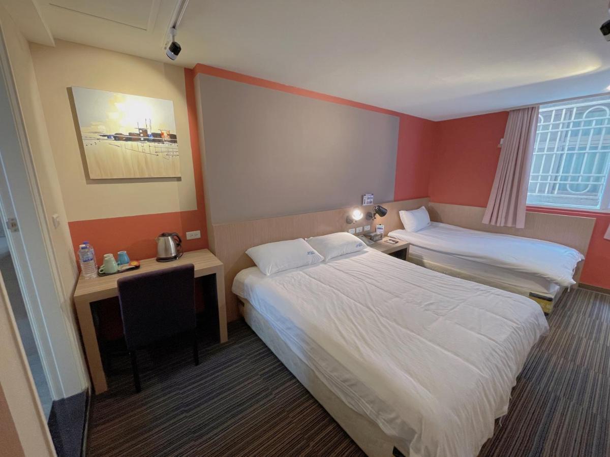 Breeze And Waves Hostel Jinning Екстериор снимка